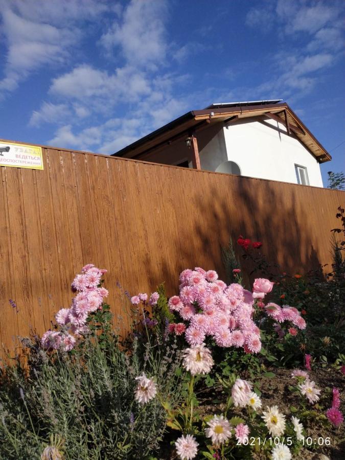 Nestg Guest House Pilipets Exterior photo